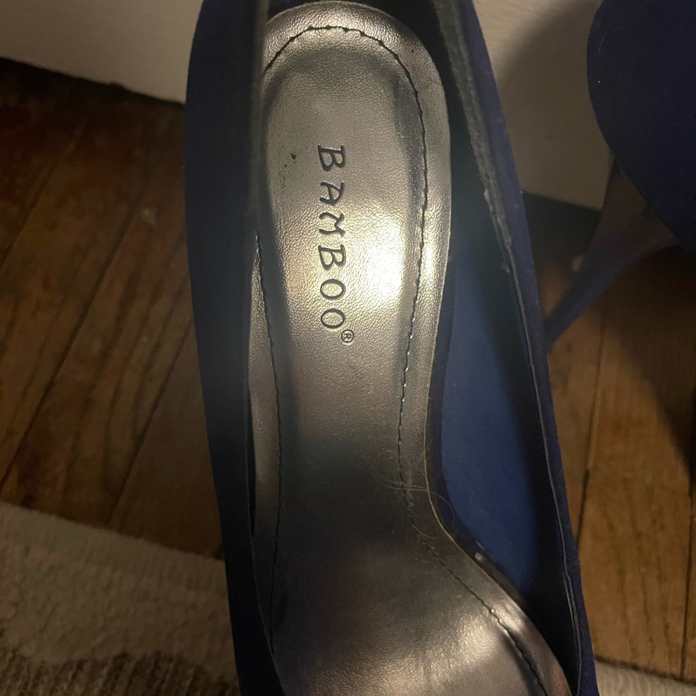 Stilettos 💙 - Picture 2 of 4